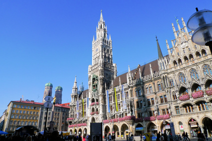 fitnessstudios muenchen Sehr beliebt bei den Touristen, der Marienplatz in München mit Rathaus und Glockenspiel.