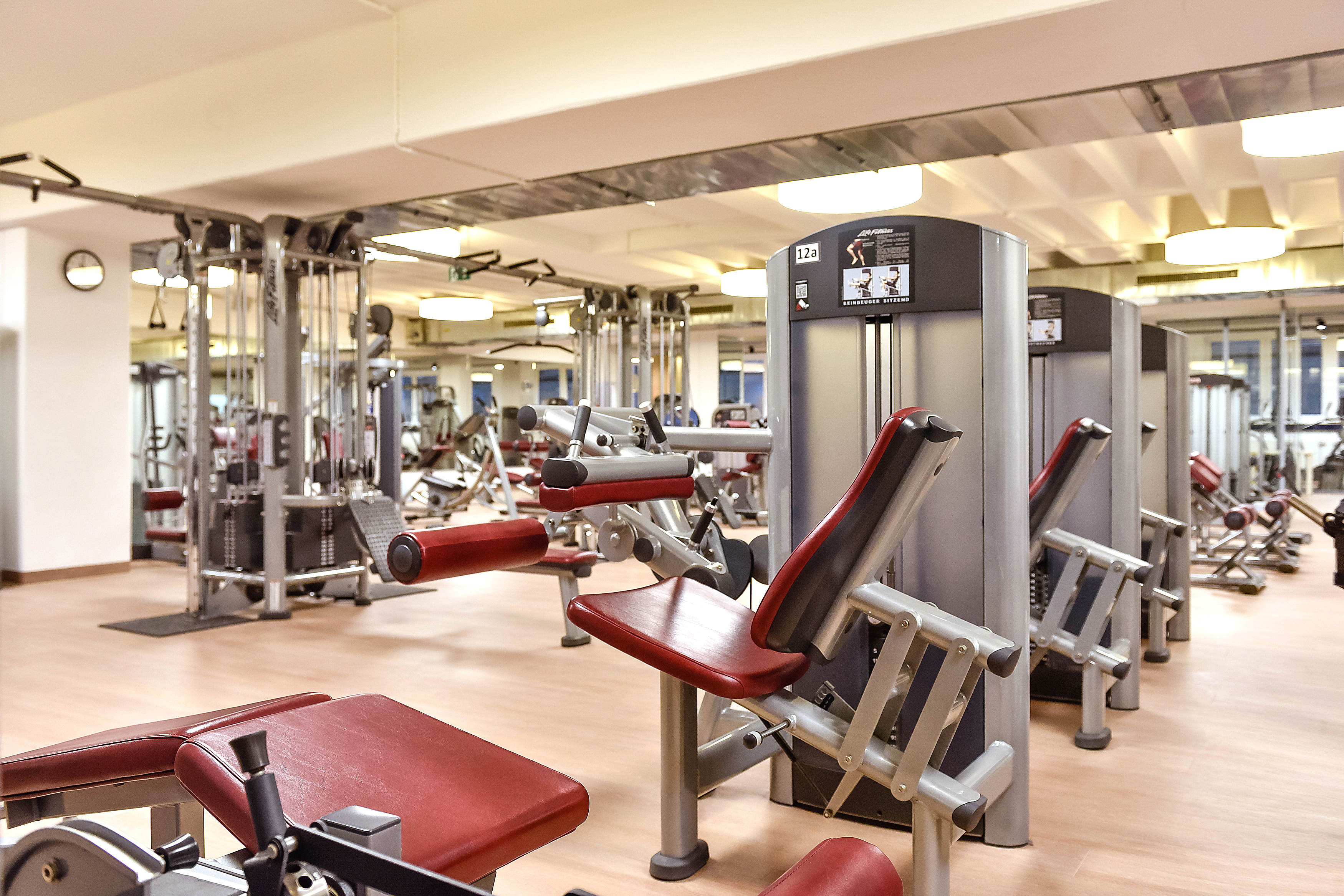 Zahlreiche Kraft- und Ausdauergeräte wurden 2023 ausgetauscht. Neue Geräte im Fitnessstudio Arabellapark